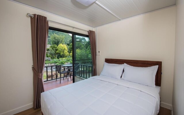 Tharapana Khaoyai Resort