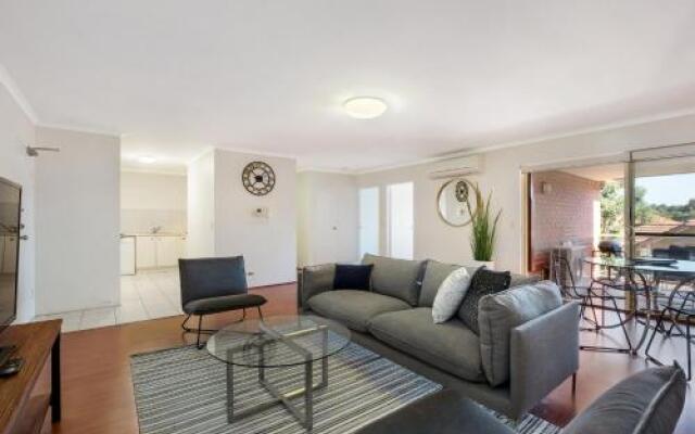 North Ryde Self Contained 2 Bed Apartment (37CULL)