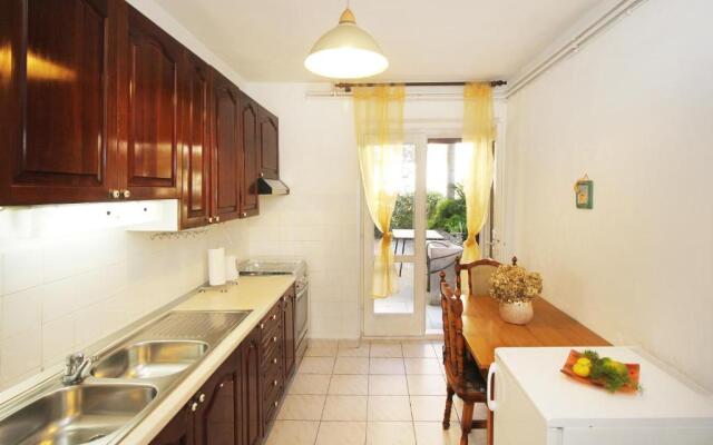 Apartments Nina Beach