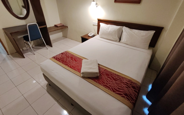 Virgo Batik Resort Teluk Batik Lumut – Guest Rooms – Lumut