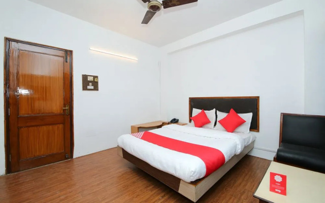 OYO 10606 Hotel Shriradha Civic Centre