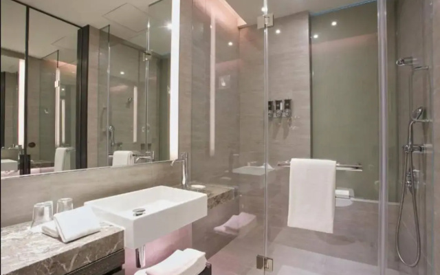 Humble House Hotel Taipei, Curio Collection by Hilton