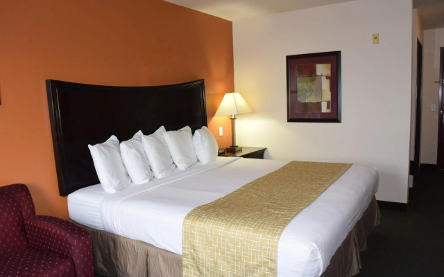 Travelodge Suites by Wyndham Newberg