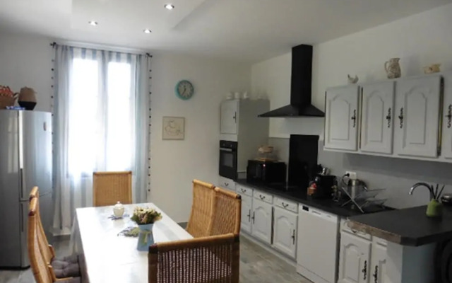 Charming Holiday House With Private Pool, Maillane