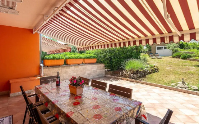 Stunning Home in Risika With Wifi and 3 Bedrooms