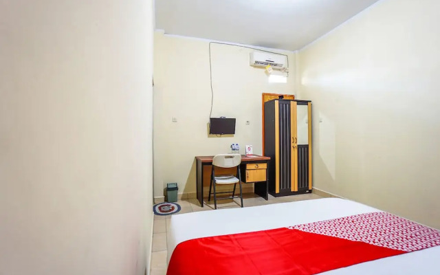 A2b Residence by OYO Rooms
