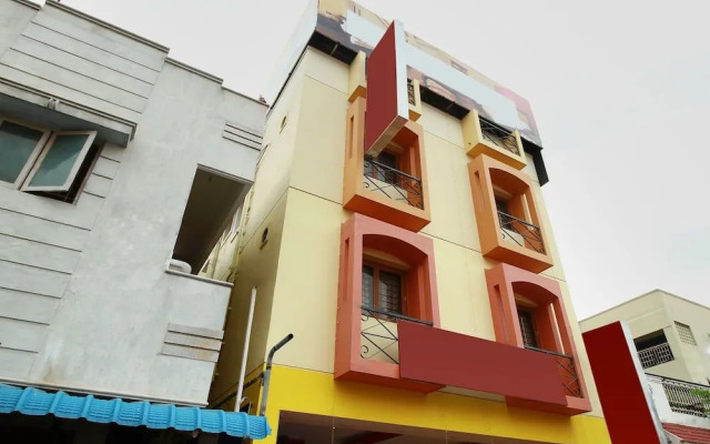 OYO 15427 Hotel Apple Grand