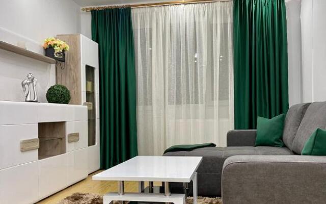 LaLy Apartament-Straja