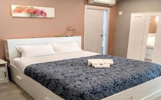 Pretty Tiburtina Room