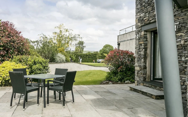 Golf Apartment @ Carus Green