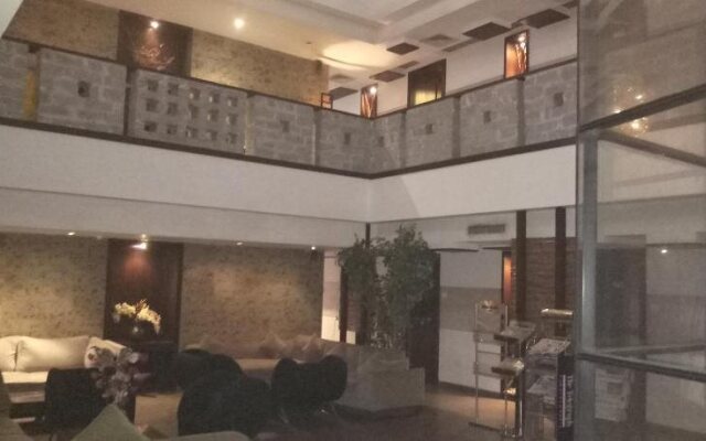 17 Degrees Hotel
