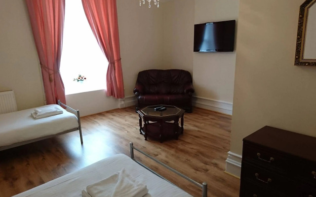 Dee Hotel