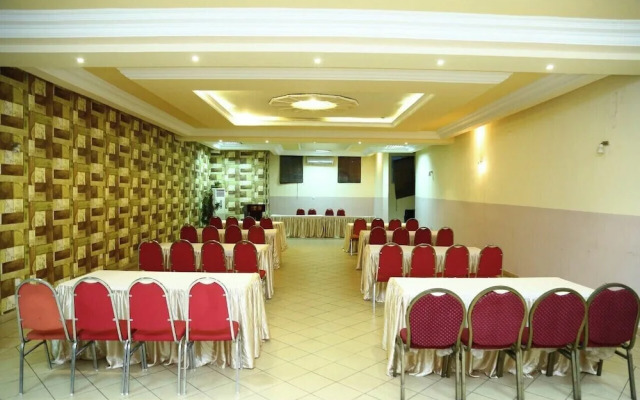 Network Hotel and Suites