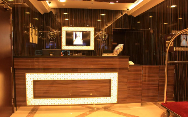 Montreal Naif Hotel