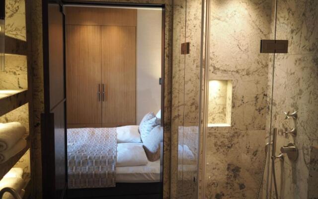 Hypernym Hotel & Suites
