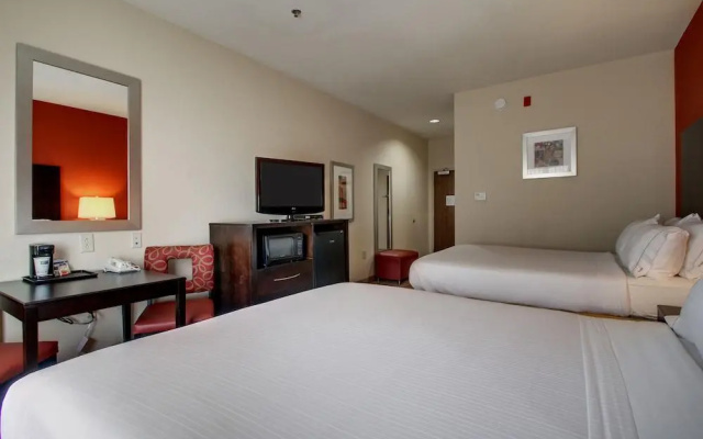 Holiday Inn Express Winona North