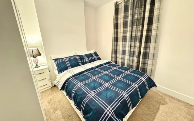 South Croydon - Sleeps 4 - Garden - 85walkingscore