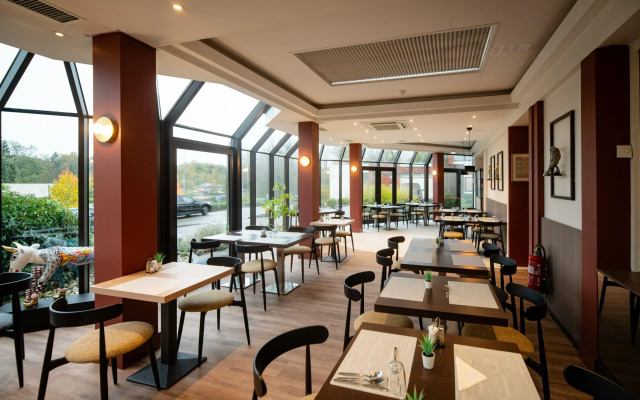 Hotel & Aparthotel Casteau Resort Mons