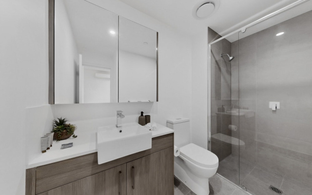 Brand New 2 Bed Apartment With City Views