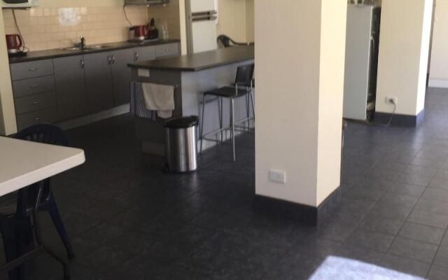 Newport Home Stay and Lodge