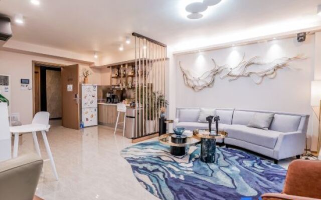 Youran Service Apartment (Yuexiu Fortune Center Qiaokou Road Metro Station)