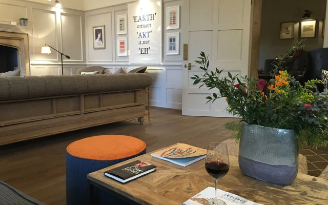 Cotswold Lodge