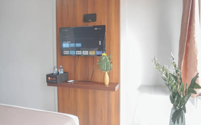 Restful And Homey Studio Patraland Urbano Apartment