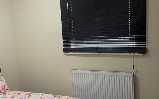Vibrant Rooms in UXBRIDGE SK