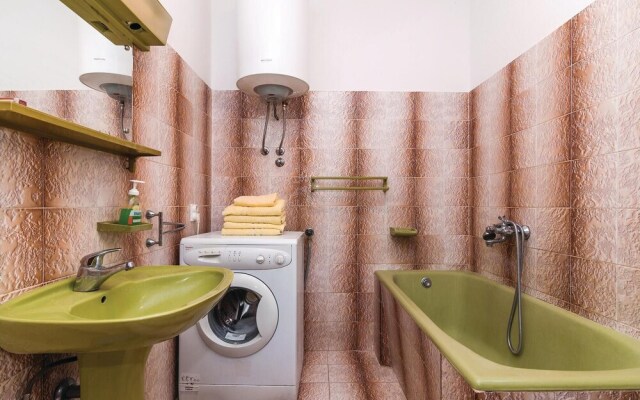 Amazing Apartment in Turanj With 2 Bedrooms and Wifi