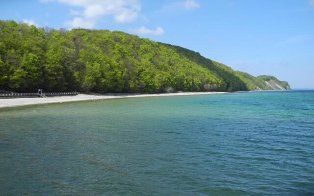 Alte Fischerkate und Möwennest