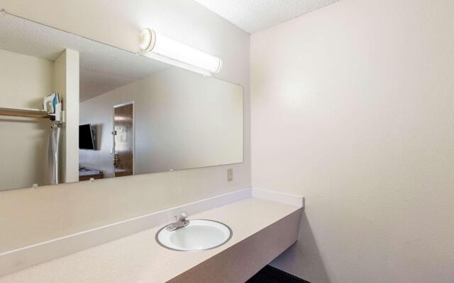 Rodeway Inn & Suites Portland West - Beaverton