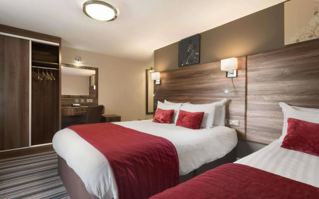 Ramada by Wyndham Warwick Kenilworth