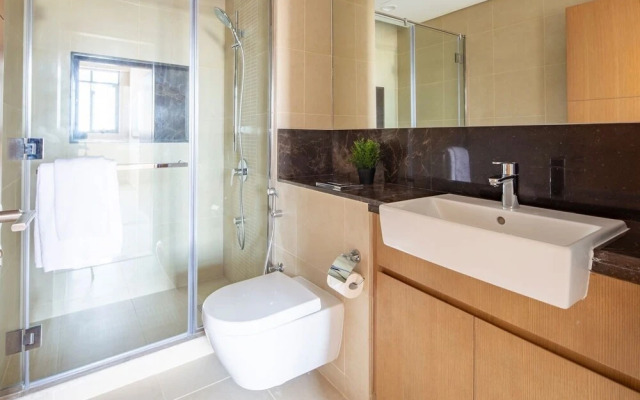 Modern 2BR w/ Tranquil Ambience in Emirates Hills!