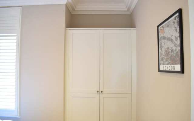 Bright, Vibrant 1 BD Apartment in Sth Hampstead