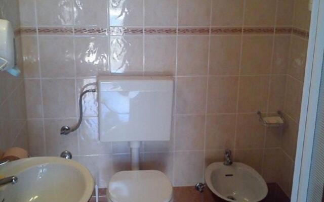 Bobi - 50 m From Beach - H