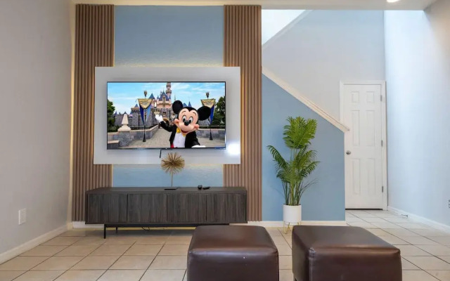 Cozy 4BR Regal Oaks w hot tub