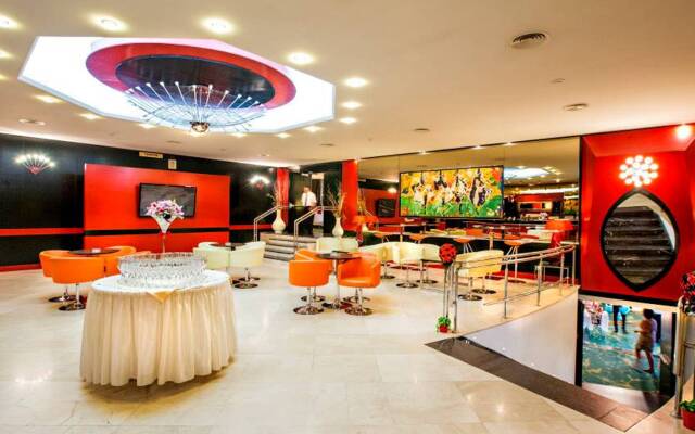 Aro Palace Hotel