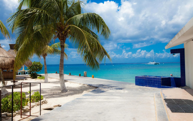 Casa del Mar Cozumel Hotel & Dive Resort with Beach Club access included