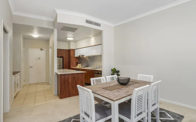 Chevron Renaissance - HR Surfers Paradise