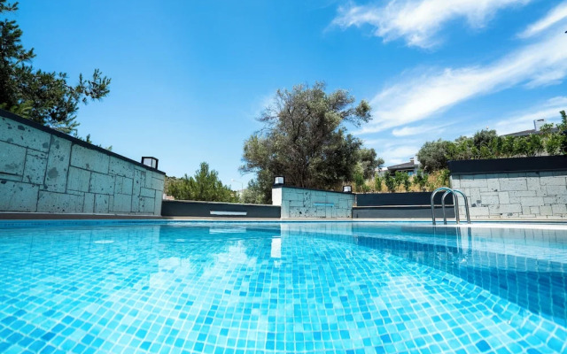 Ayayorgi Homes & Suites