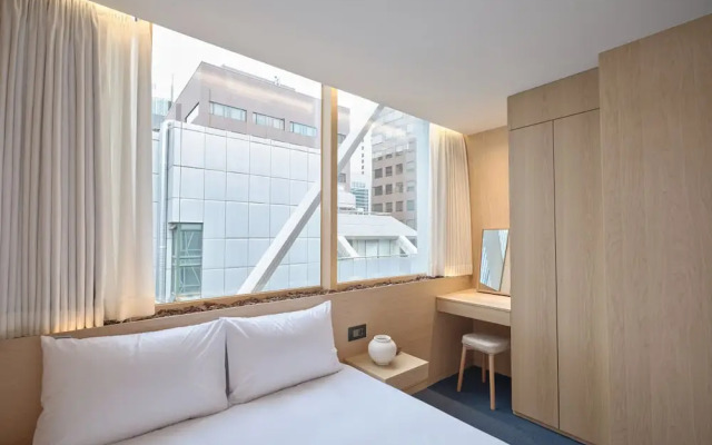 UH Suite The Gangnam