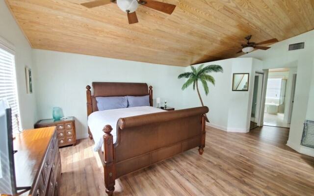 The Summer House - Upper