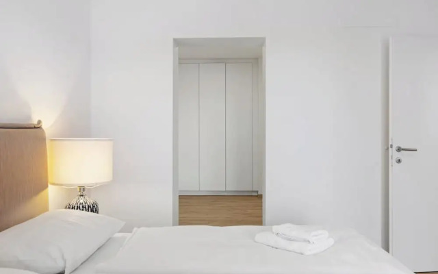 Maria Blick Lake View Apartments