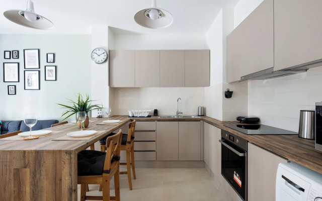 Astrea 1- Bedroom Apartment in Athens