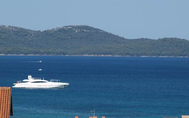 Modern Holiday Home Zadar With Veranda