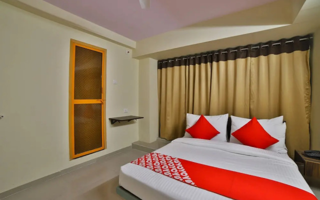 OYO Flagship 27974 Madhuram Arcade