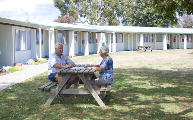 Tahuna Beach Holiday Park & Motel