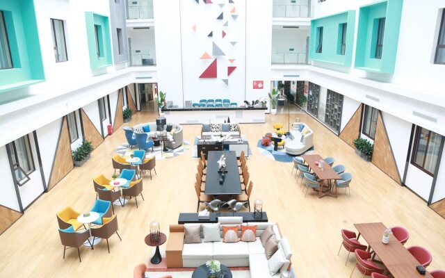 Golden Phoenix Hotel