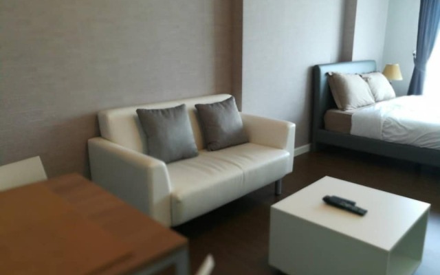 Baan Kiang Fah 1607 by Montri C