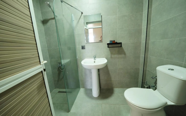 Chillos Beach Hotel & Lounge